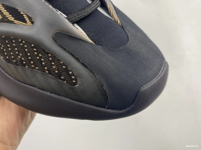 GY0189 ADIDAS V3 700 YEEZY 0809